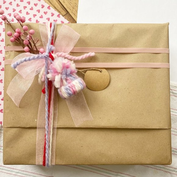 Valentine's Day Handmade Winter Mini Knit Hat Charm Gift Wrap Hanging Charm Gift - Picture 4 of 4